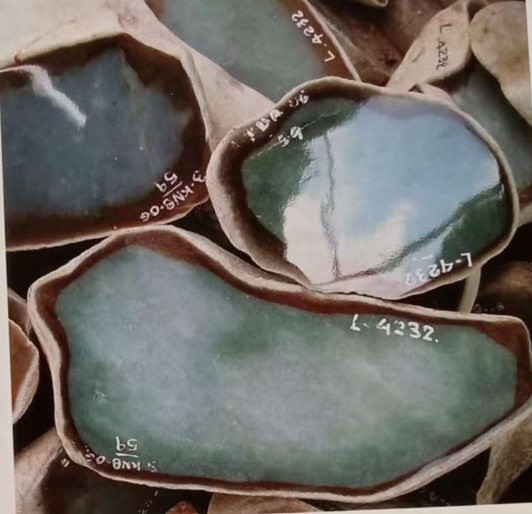 图21 翡翠的红雾