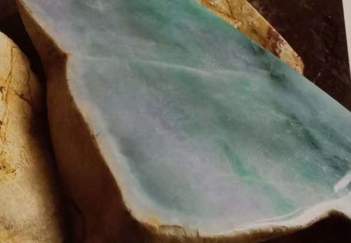 图28 白雾,雾层较厚,界限呈锯齿状,故种嫩。