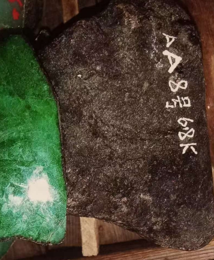图30 黑乌砂皮壳