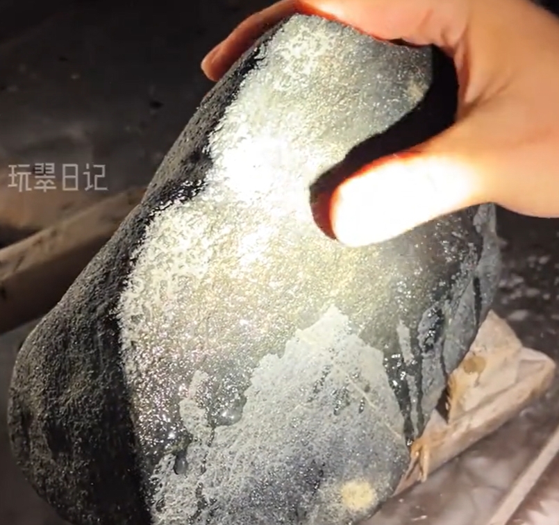 图1 高冰莫西沙